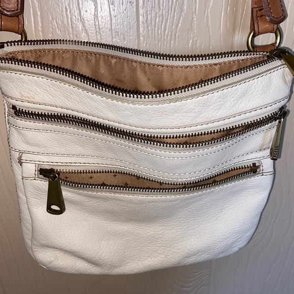 Fossil Explorer Leather Crossbody Handbag - Picture 4 of 10